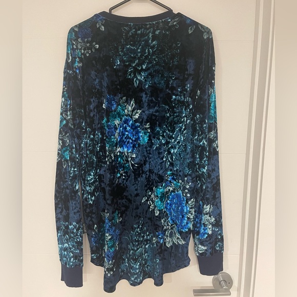 Long sleeve top - Picture 3 of 3